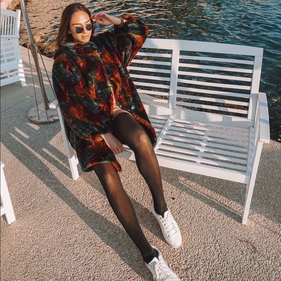 Meet your Posher, Dani - Picture 3 of 4